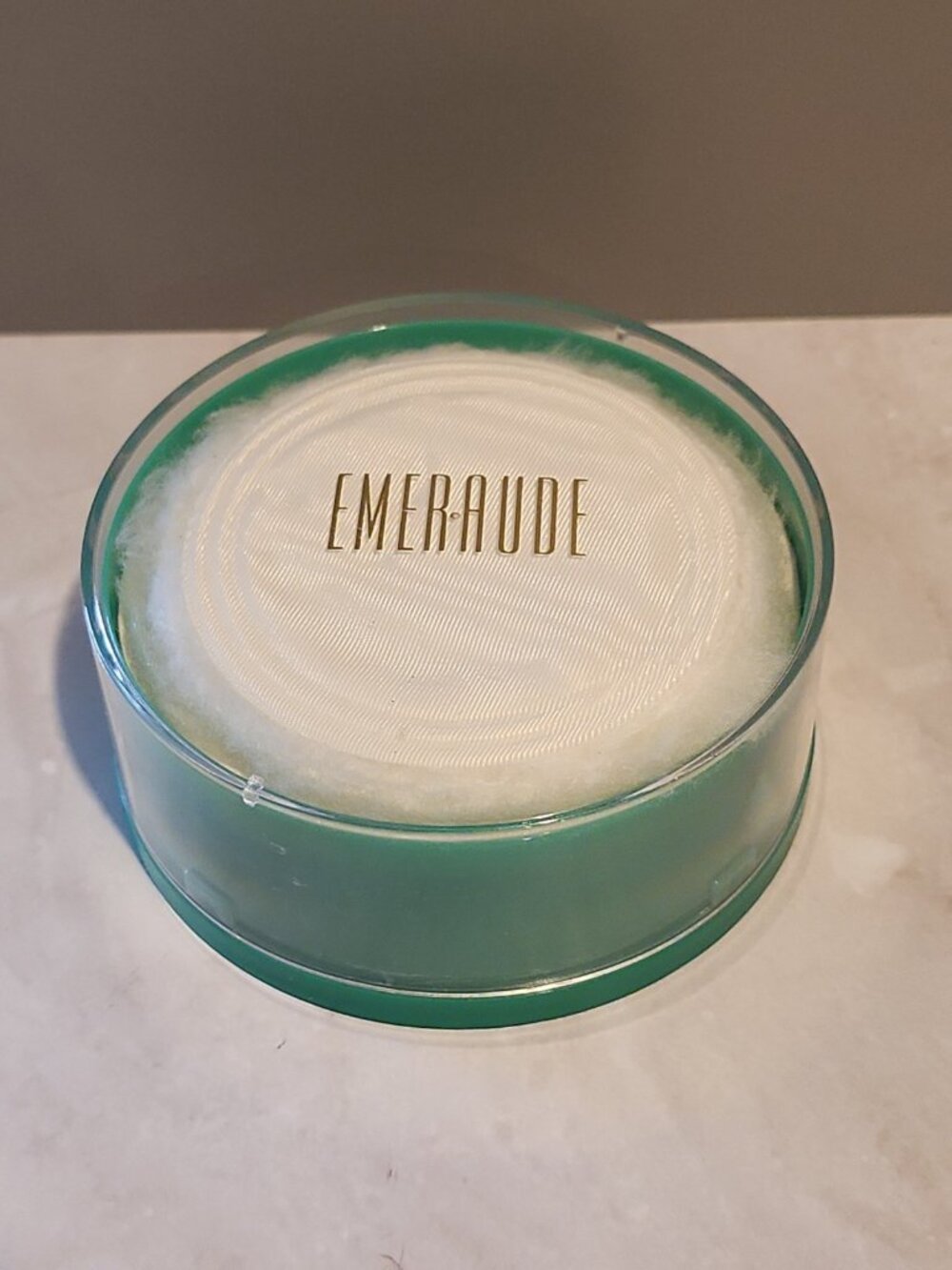Vintage~NOS~Coty~EMERAUDE~Dusting Powder~1.75 Oz~Paris~New York~Sealed